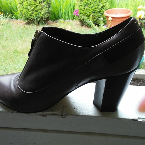 Gorgeous leather booties😍 - Picture 6 of 6